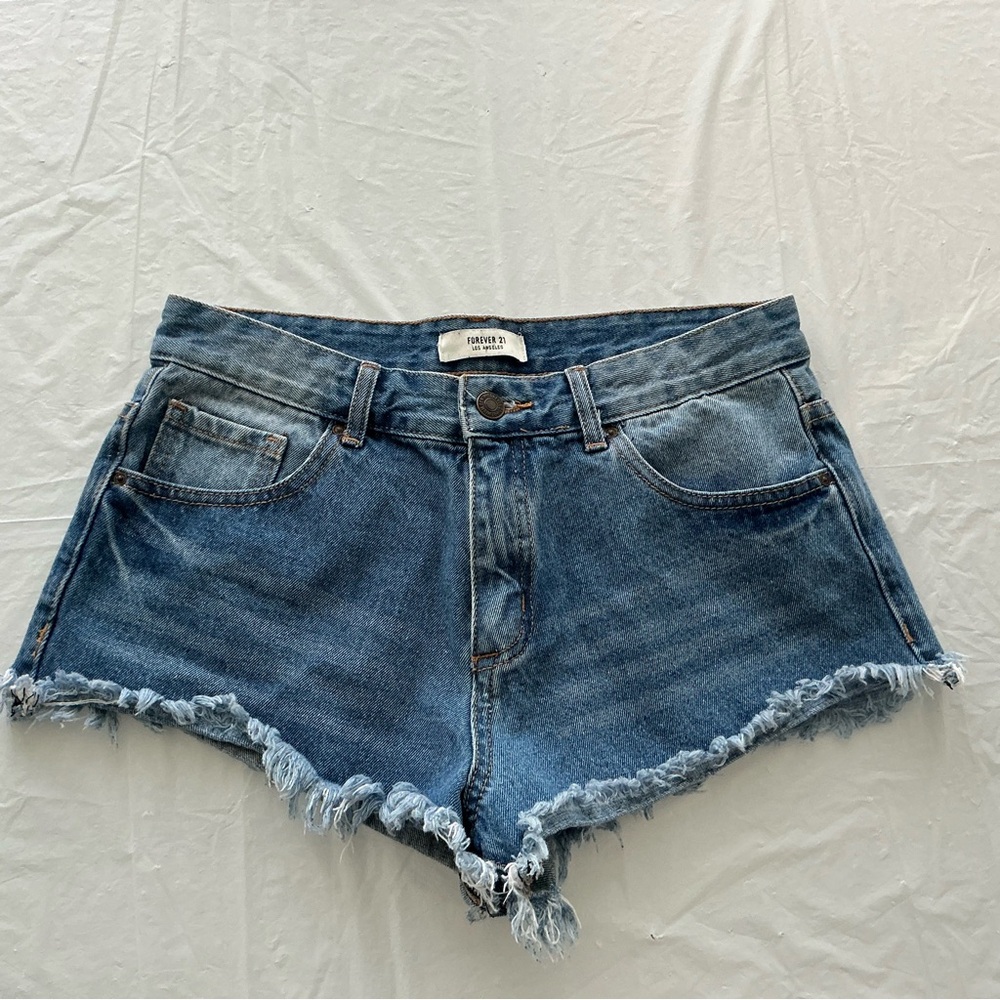 Forever 21 Distressed Denim Shorts Women’s Sz 28 Blue Frayed Hem Casual